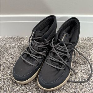 Columbia Women’s Black and Cream Snow  Boots w/ Omni Heat